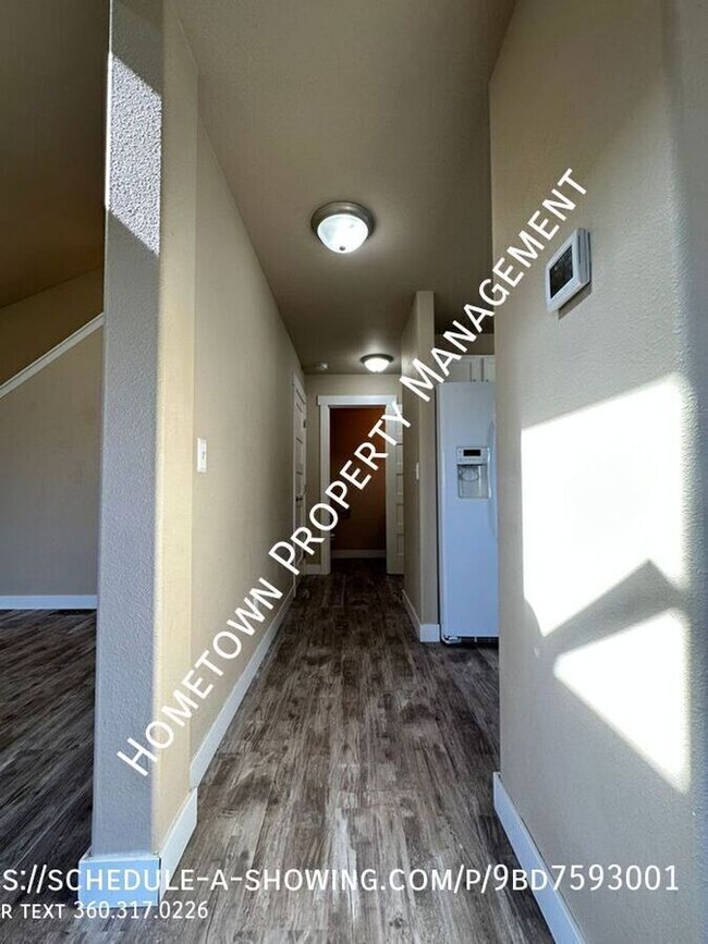 Building Photo - 6417 Barstow Ln SE