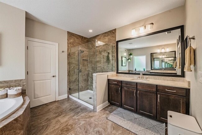 Building Photo - 3007 W Palmira Ave