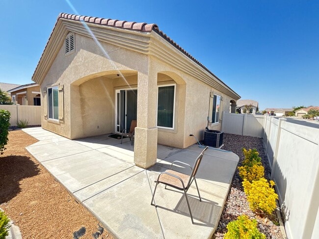 Building Photo - Del Web Rental 2 Bedroom