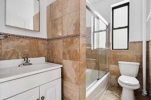 Building Photo - 865 Riverside Dr