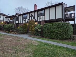 Building Photo - 548 Sierra Vista Ln