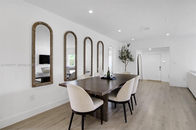 Building Photo - 18361 NE 20th Pl