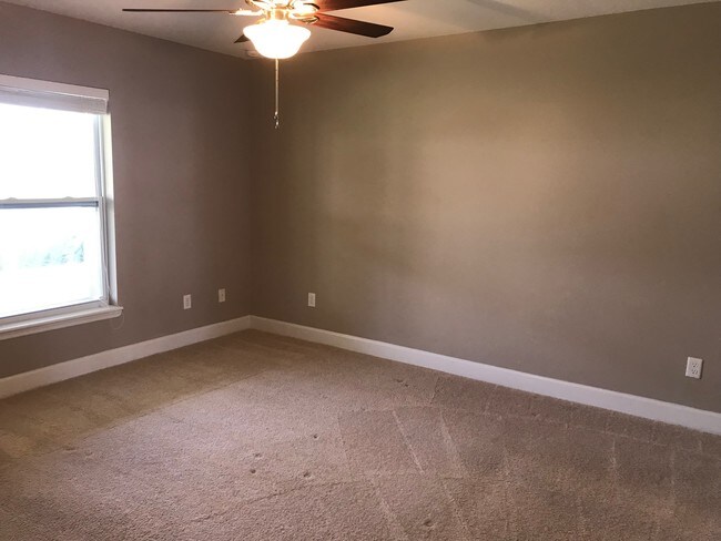 Primary Photo - 2270 Hawks Cove Cir