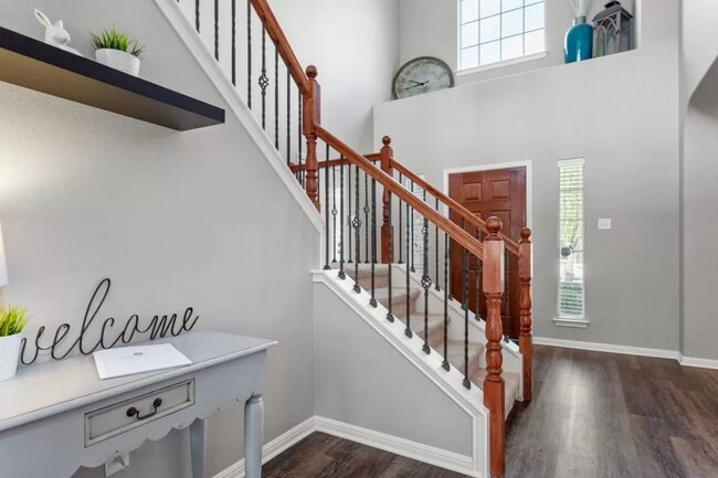 Building Photo - 3917 Links Ln