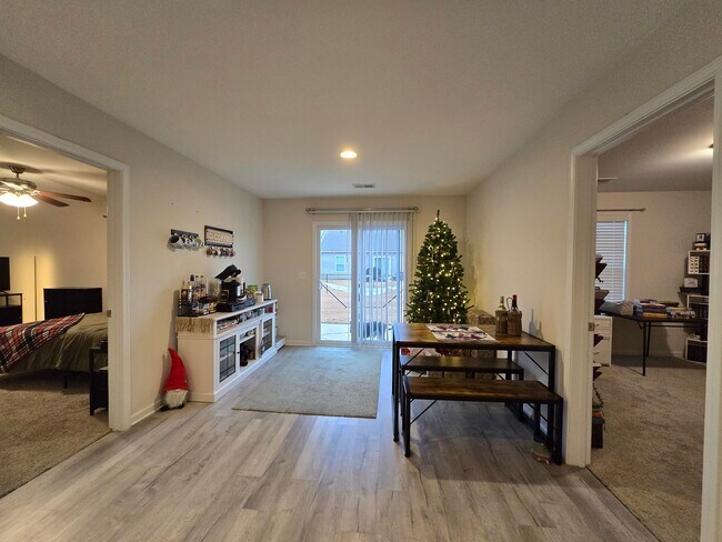 Building Photo - 437 Conifer St