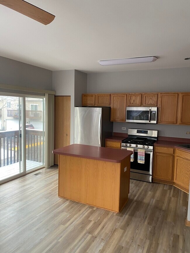 Building Photo - 759 Cherry Creek Dr