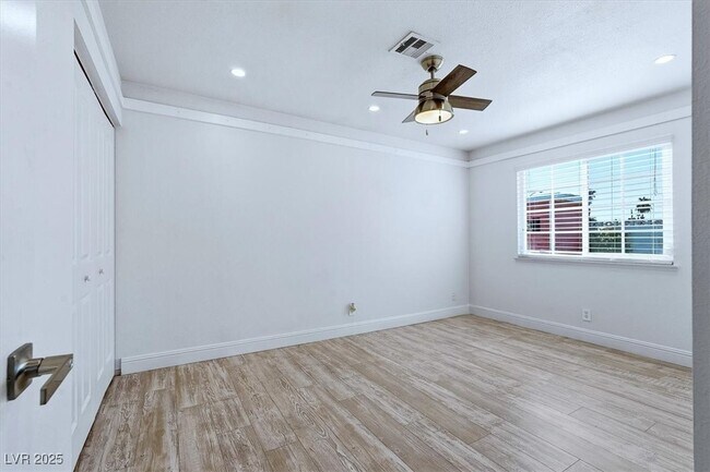 Building Photo - 6353 Whippoorwill Way