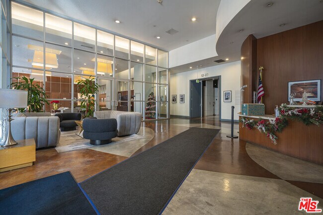 Building Photo - 801 S Grand Ave