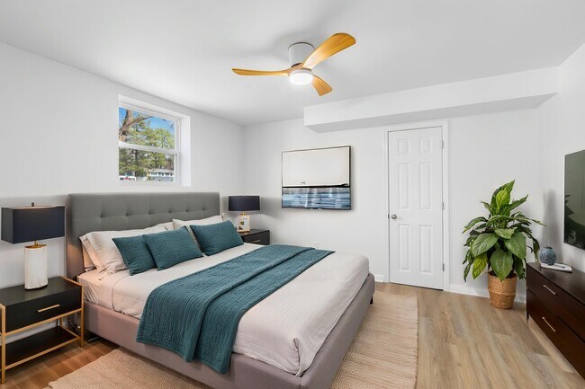 Building Photo - 4915 Darlington Dr