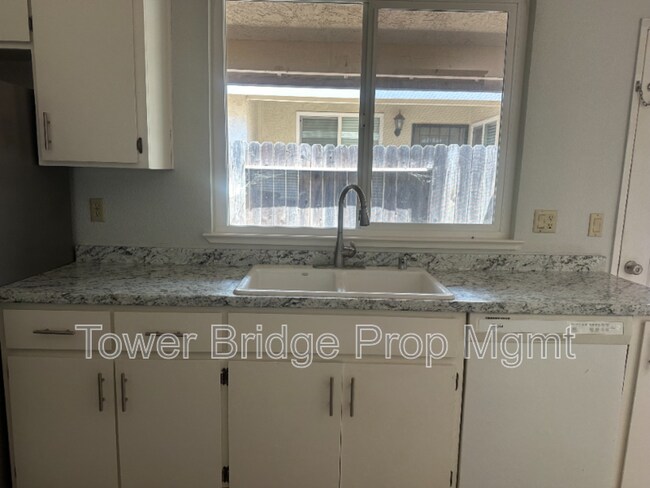 Building Photo - 1349 Chignahuapan Way