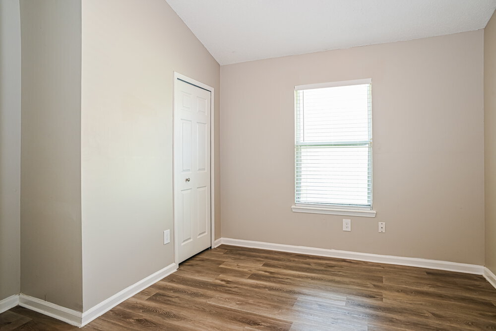 Building Photo - 8790 Townsquare Dr S