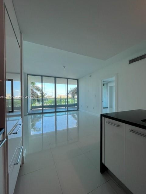 Building Photo - 900 Biscayne Blvd