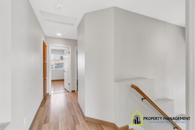 Building Photo - 5-Bedroom Residence Ready for Immediate Move-In