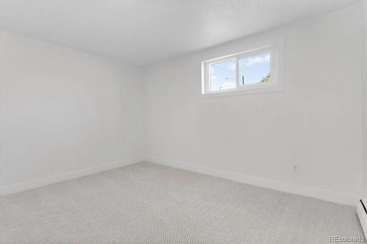 Building Photo - 4016 Milwaukee St