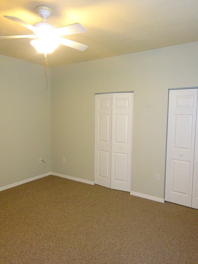 Building Photo - Great Home in Ellis Park. Sub Lease