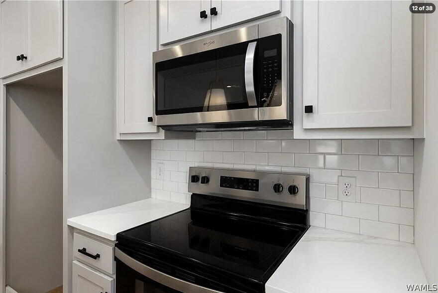 Building Photo - 934 21st Ave E