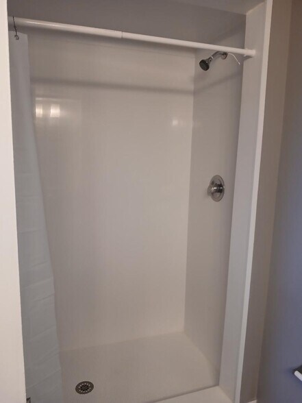 Building Photo - 6319 Newtown Cir