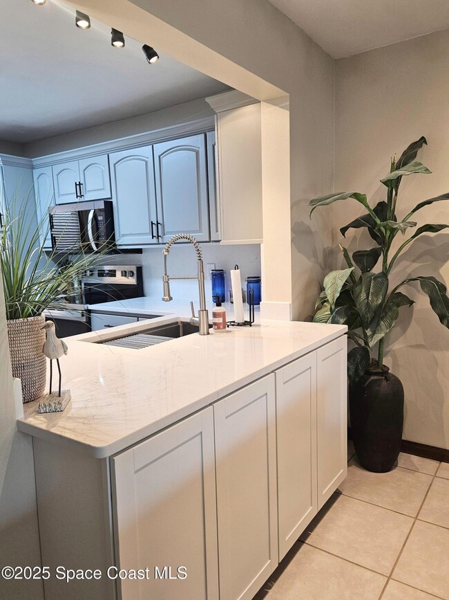 Building Photo - 402 Sailfish Ave