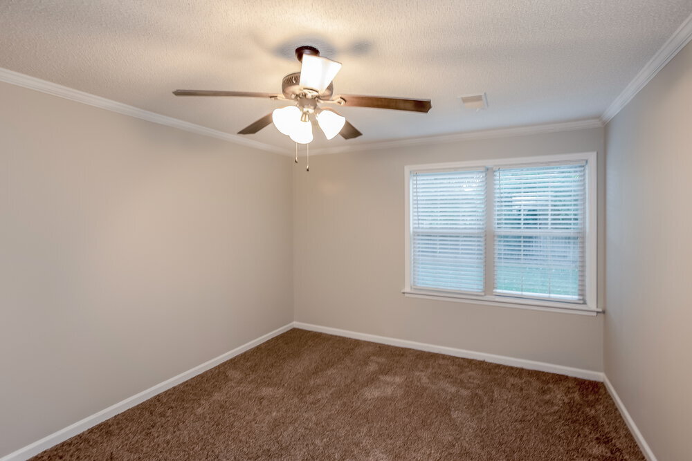Building Photo - 7165 Chevy Chase Dr