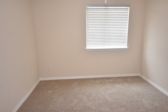 Building Photo - 21399 Forest Colony Dr