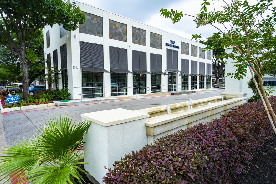 Building Photo - Village at Piney Point