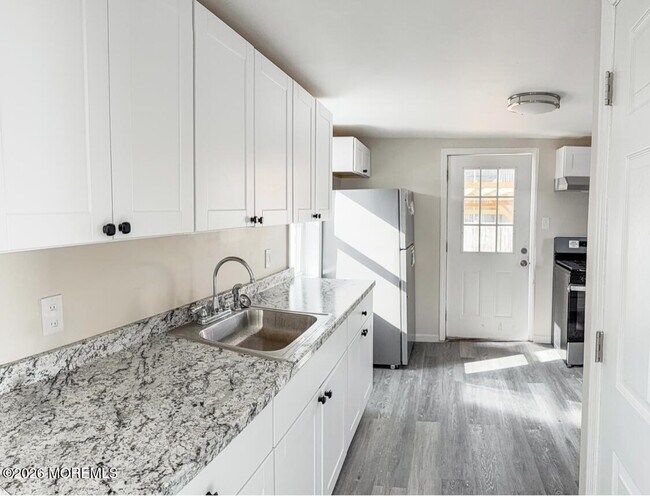 Building Photo - 7 Front St