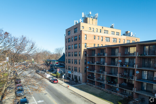 Building Photo - Jeffery Parkway Apartments