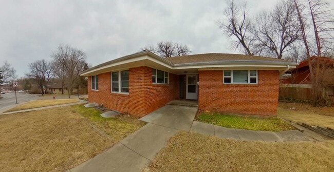 Building Photo - 3D Tour Available - Attached Garage + Washer & Dryer Included + Great Back Deck! Available August...