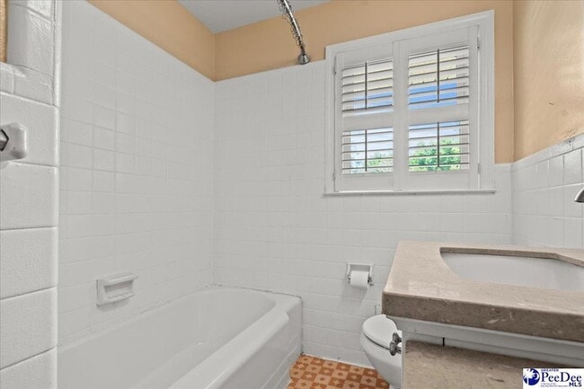 Building Photo - 726 Wisteria Dr