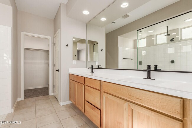 Building Photo - 8854 W Palo Verde Dr