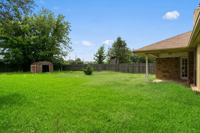 Building Photo - 5602 Pampus Ln