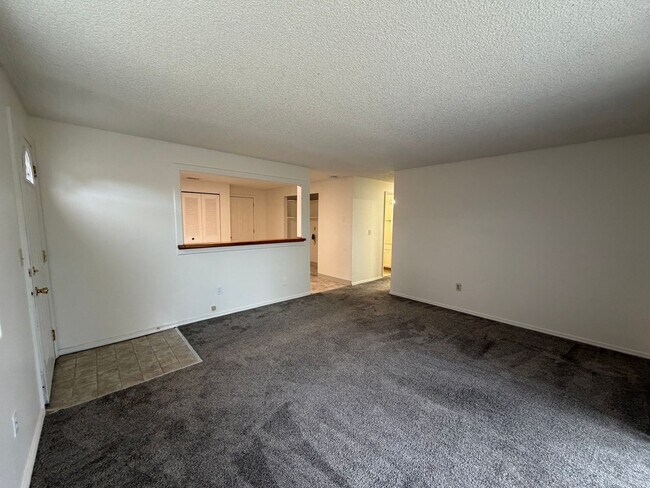 Building Photo - 3039-3041 Kane Street