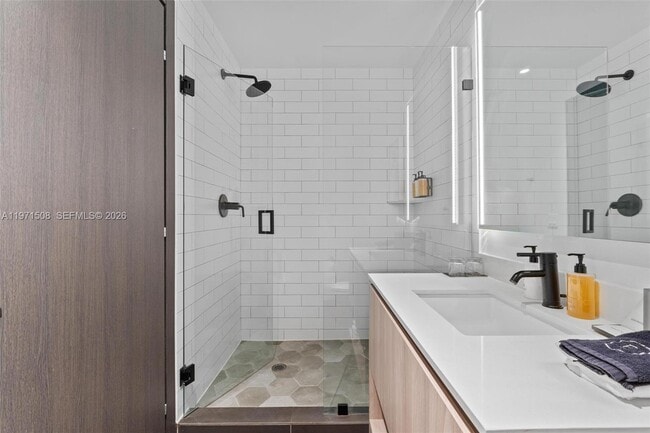 Building Photo - 398 NE 5th St