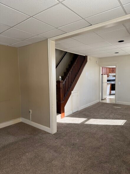 Building Photo - 230 Adelia St