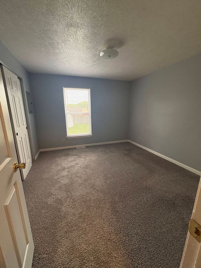 Building Photo - 3 Bd 1.5 Bath Single Family Home