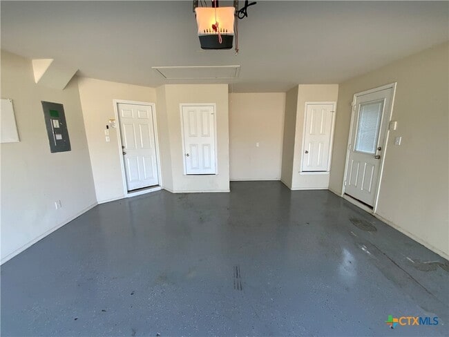 Building Photo - 5911 Hopkins Dr
