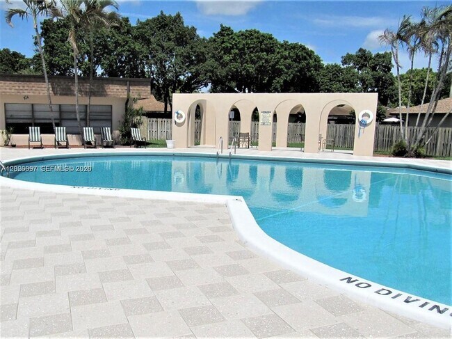 Building Photo - 7355 SW 26th Ct