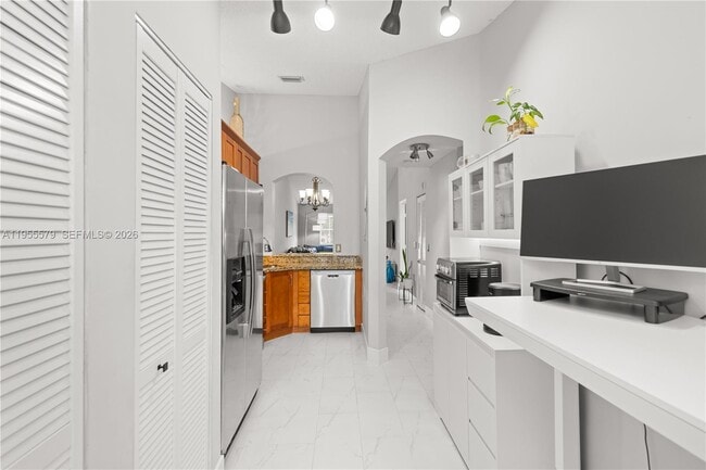 Building Photo - 2250 NW 78th Ave