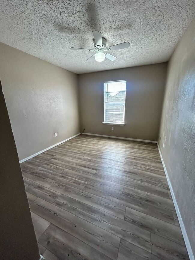 Building Photo - Well-Maintained 3-Bed / 2.5-Bath Home in Central Arlington