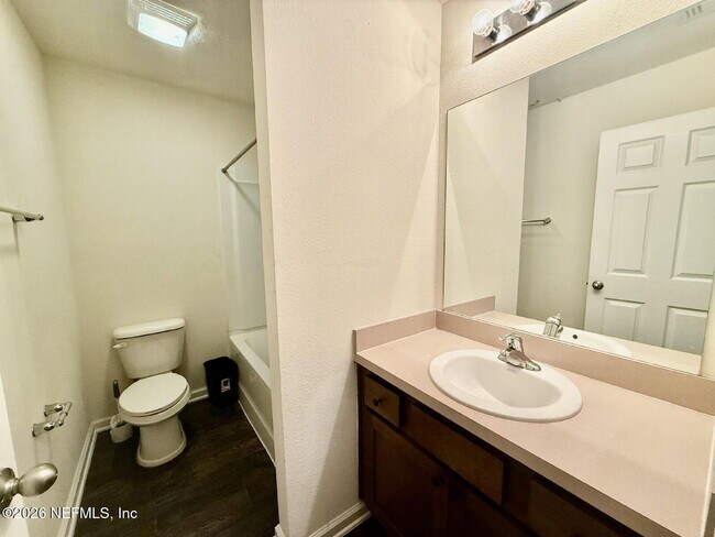 Building Photo - 887 Capitol Pkwy