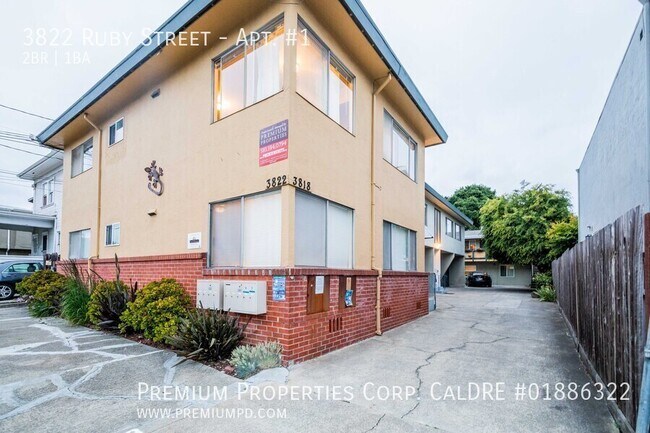 Building Photo - 3822 Ruby St