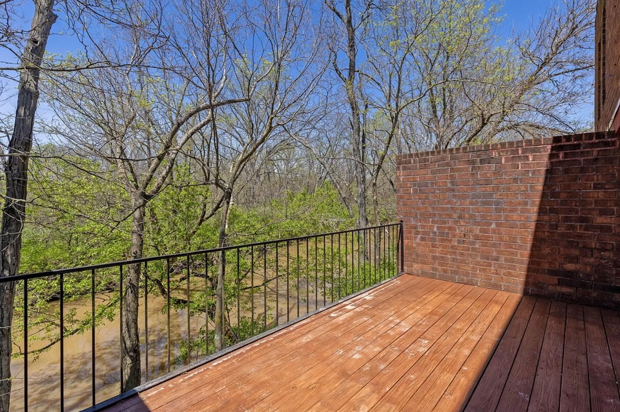 Private deck - 3480 Ostrander Rd