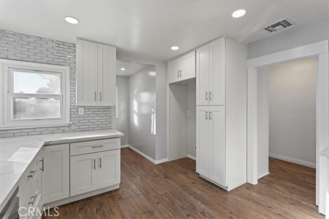 Building Photo - 336 W Hillcrest Blvd