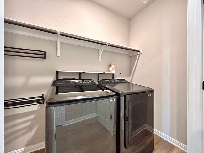 Building Photo - 856 Lone Peak Wy