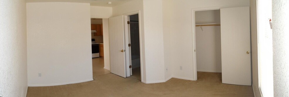 Building Photo - 4411 Jeff Scott Dr