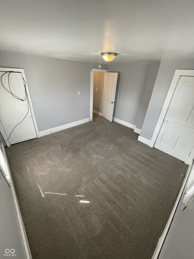 Building Photo - 93 S 5th Ave