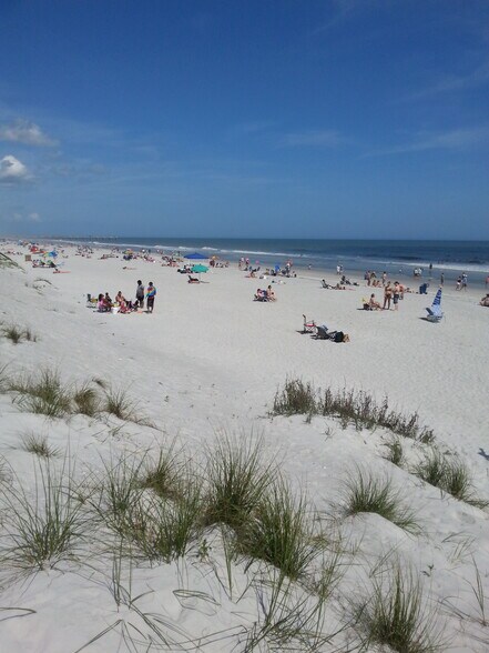 Building Photo - 183 5th Ave S