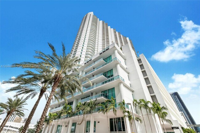 Building Photo - 350 S Miami Ave