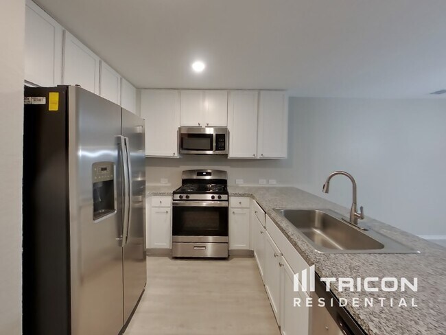 Building Photo - 6627 Scarecrow Wy