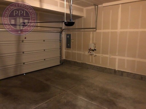 Building Photo - Orenco Station - Beautiful 4 Bedroom Gem! ...
